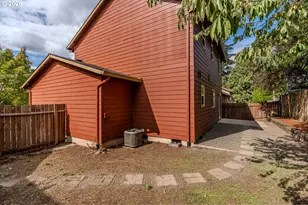 2013 NW Bella Vista Dr, Gresham, OR 97030 - Photo 32