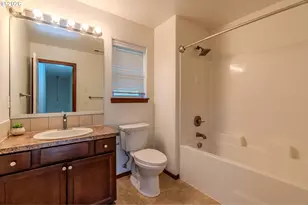 2013 NW Bella Vista Dr, Gresham, OR 97030 - Photo 28