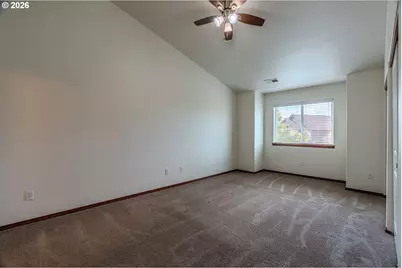 2013 NW Bella Vista Dr, Gresham, OR 97030 - Photo 18