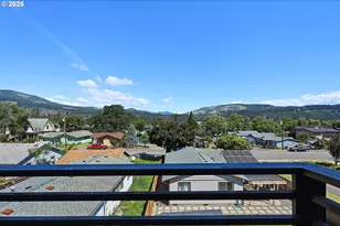 1502 Lincoln St, Hood River, OR 97031 - Photo 4