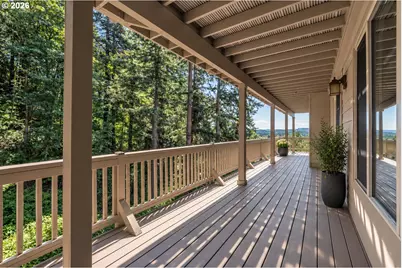 13370 SE Woodland Cir, Happy Valley, OR 97086 - Photo 8