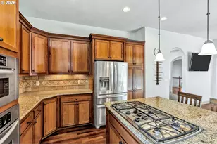 13370 SE Woodland Cir, Happy Valley, OR 97086 - Photo 12