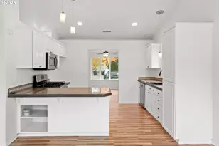 1237 S 7th St, Independence, OR 97351 - Photo 10