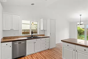 1237 S 7th St, Independence, OR 97351 - Photo 12