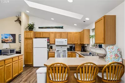 25234 Tyro Ave, Veneta, OR 97487 - Photo 8