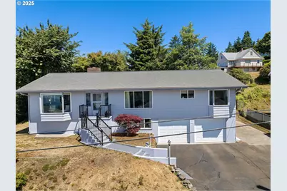 374 W Lexington Ave, Astoria, OR 97103 - Photo 2