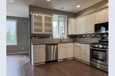 15556 SE Gladys Rose Way, Damascus, OR 97089 - Photo 6