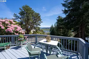 601 Telegraph Dr, Coos Bay, OR 97420 - Photo 14