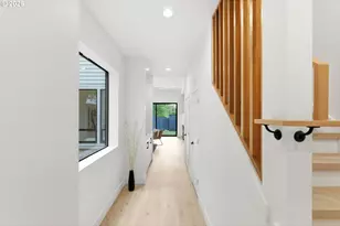 9265 SW 1st Ave, Portland, OR 97219 - Photo 4
