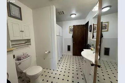 1060 D St, Baker City, OR 97814 - Photo 14