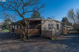 153 SE James St, Camas, WA 98607 - Photo 32