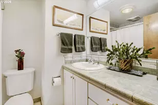 16530 NW Gillihan Rd, Portland, OR 97231 - Photo 24