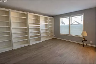 817 River Knoll Way, Springfield, OR 97477 - Photo 6