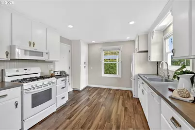 15880 Swan Ave, Oregon City, OR 97045 - Photo 10