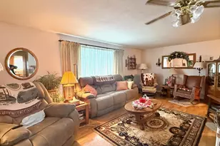 126 Woodlane Dr, Springfield, OR 97477 - Photo 4