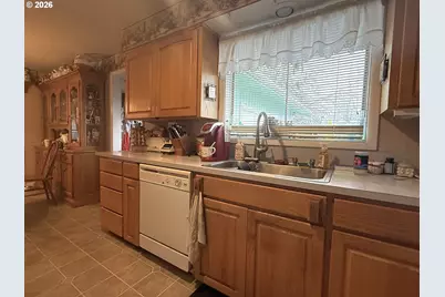 126 Woodlane Dr, Springfield, OR 97477 - Photo 12