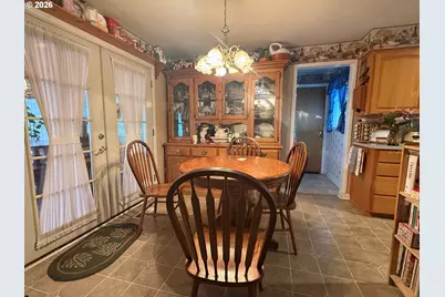 126 Woodlane Dr, Springfield, OR 97477 - Photo 8