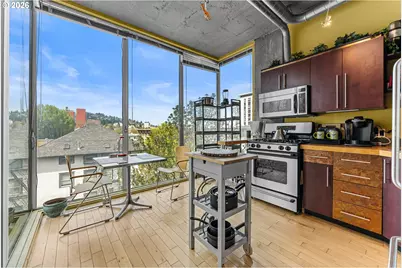 1410 SW 11th Ave #605, Portland, OR 97201 - Photo 8