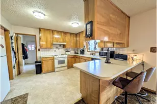10301 Emily Dr, Island City, OR 97850 - Photo 4