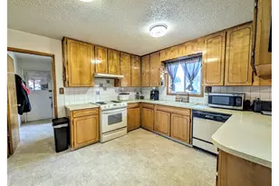 10301 Emily Dr, Island City, OR 97850 - Photo 6