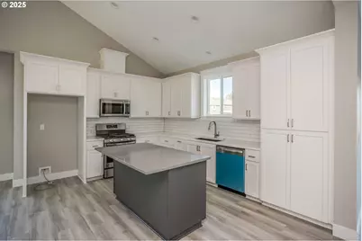 790 17th Ave, Seaside, OR 97138 - Photo 8