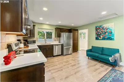 1040 NE 104th Ave, Portland, OR 97220 - Photo 10