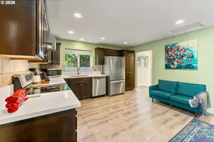 1040 NE 104th Ave, Portland, OR 97220 - Photo 10