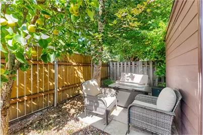 1040 NE 104th Ave, Portland, OR 97220 - Photo 22