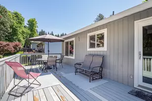 1360 Tamarisk Dr, West Linn, OR 97068 - Photo 16