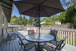 1360 Tamarisk Dr, West Linn, OR 97068 - Photo 18
