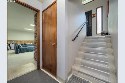 1360 Tamarisk Dr, West Linn, OR 97068 - Photo 26
