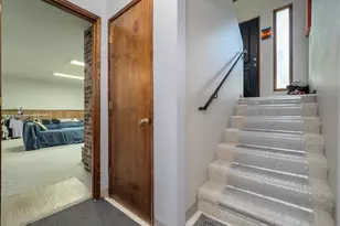 1360 Tamarisk Dr, West Linn, OR 97068 - Photo 26