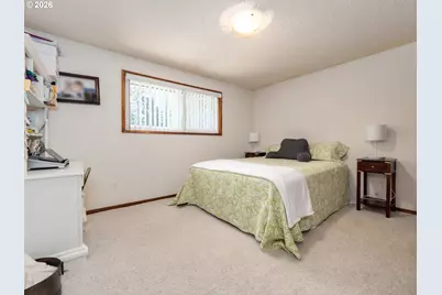 1360 Tamarisk Dr, West Linn, OR 97068 - Photo 22