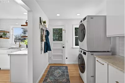 6825 SW 8th Ave, Portland, OR 97219 - Photo 18