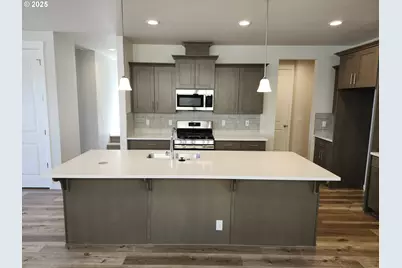 2941 Olympic St #28, Woodburn, OR 97071 - Photo 4