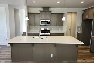 2941 Olympic St, Woodburn, OR 97071 - Photo 4