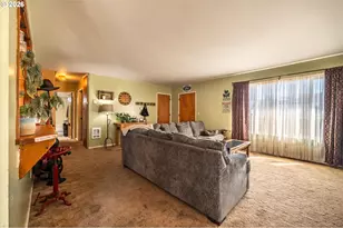 2496 Pacific Ave, North Bend, OR 97459 - Photo 8