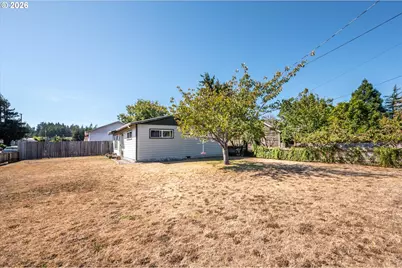 2496 Pacific Ave, North Bend, OR 97459 - Photo 4