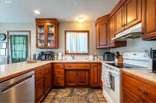 2496 Pacific Ave, North Bend, OR 97459 - Photo 16