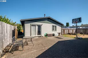 2496 Pacific Ave, North Bend, OR 97459 - Photo 32