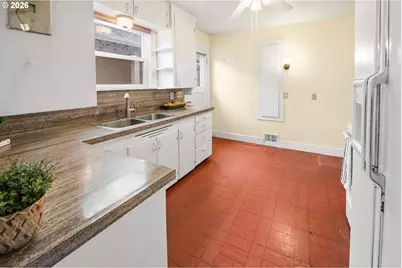 228 Kensington Ave, Astoria, OR 97103 - Photo 12