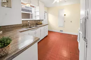 228 Kensington Ave, Astoria, OR 97103 - Photo 12
