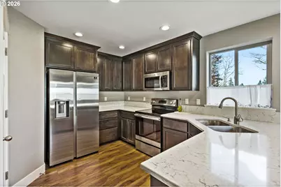 1075 12th Ave, Sweet Home, OR 97386 - Photo 4