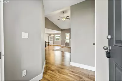 1075 12th Ave, Sweet Home, OR 97386 - Photo 28