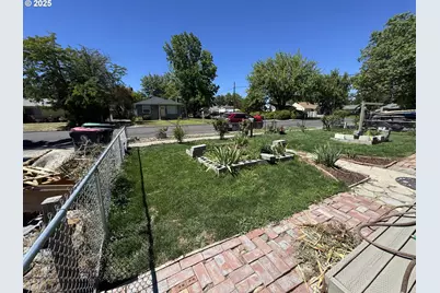 801 Grant Ave, Medford, OR 97501 - Photo 18