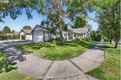 2065 Cheshire Way, Medford, OR 97501 - Photo 2