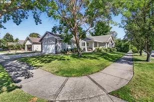 2065 Cheshire Way, Medford, OR 97501 - Photo 2
