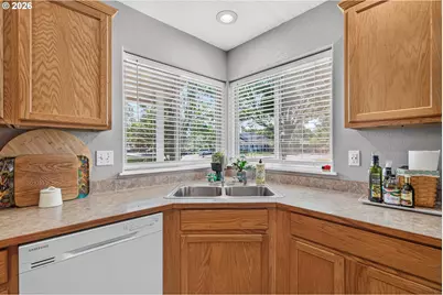 2065 Cheshire Way, Medford, OR 97501 - Photo 10