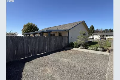 808 Kevin Pl, Brookings, OR 97415 - Photo 4