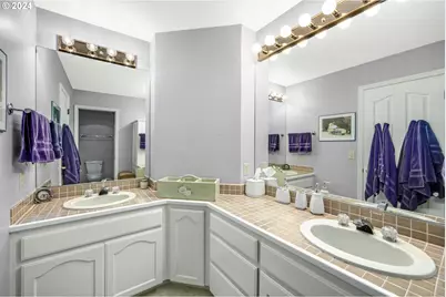 6044 SW Knightsbridge Dr, Portland, OR 97219 - Photo 30